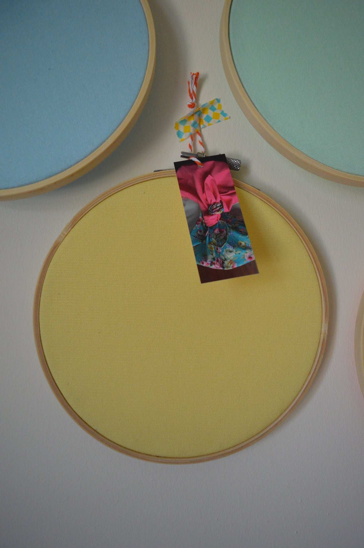 Piña Colada (Yellow) 15cm / 6" Pin Display 2