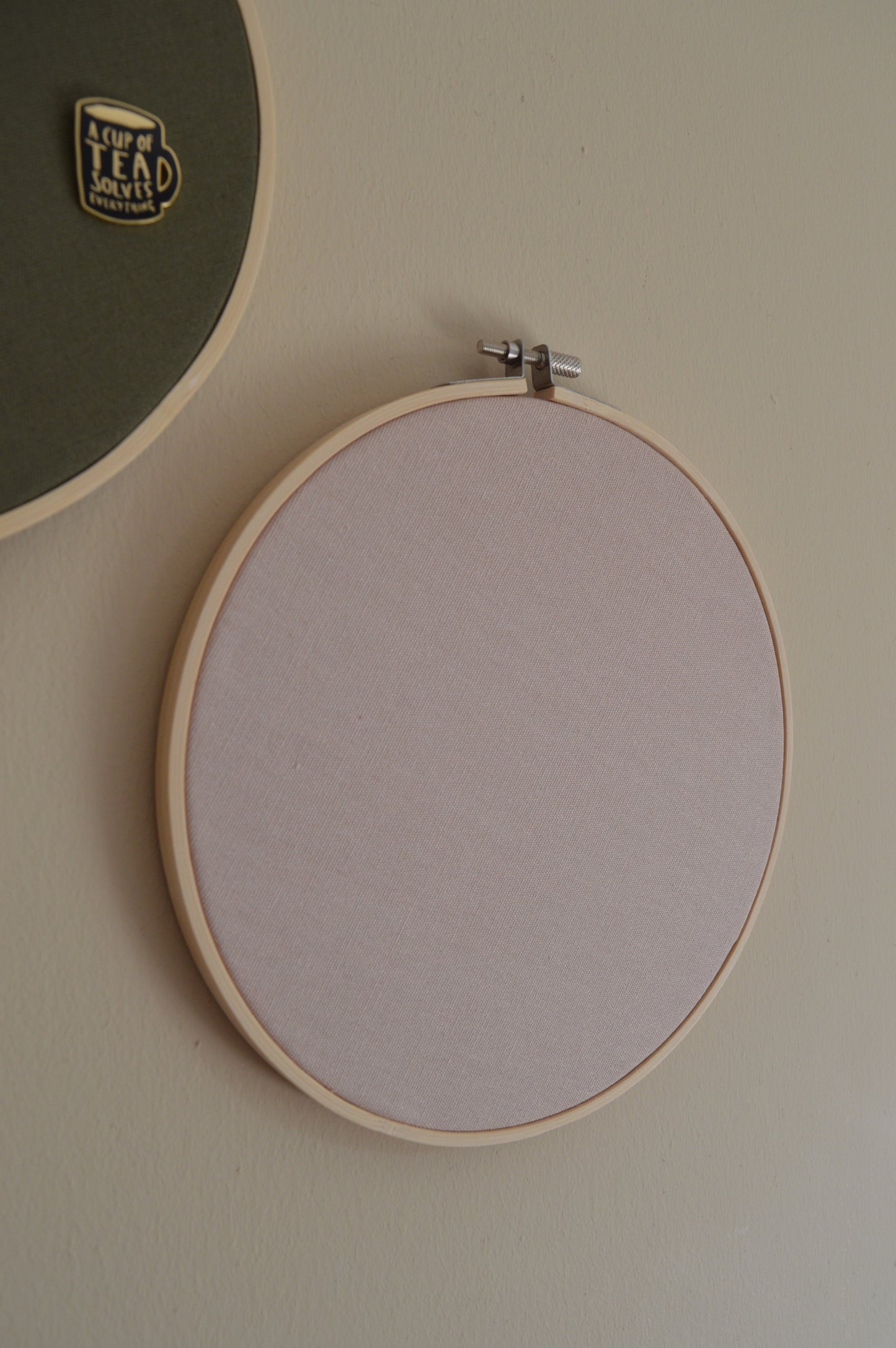 Latte 20cm / 8" Pin Display 4